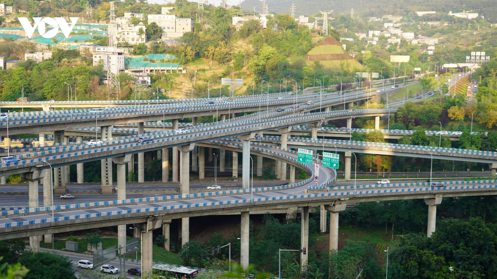 Lạc lối giữa mê cung giao thông ở Trùng Khánh (Trung Quốc)